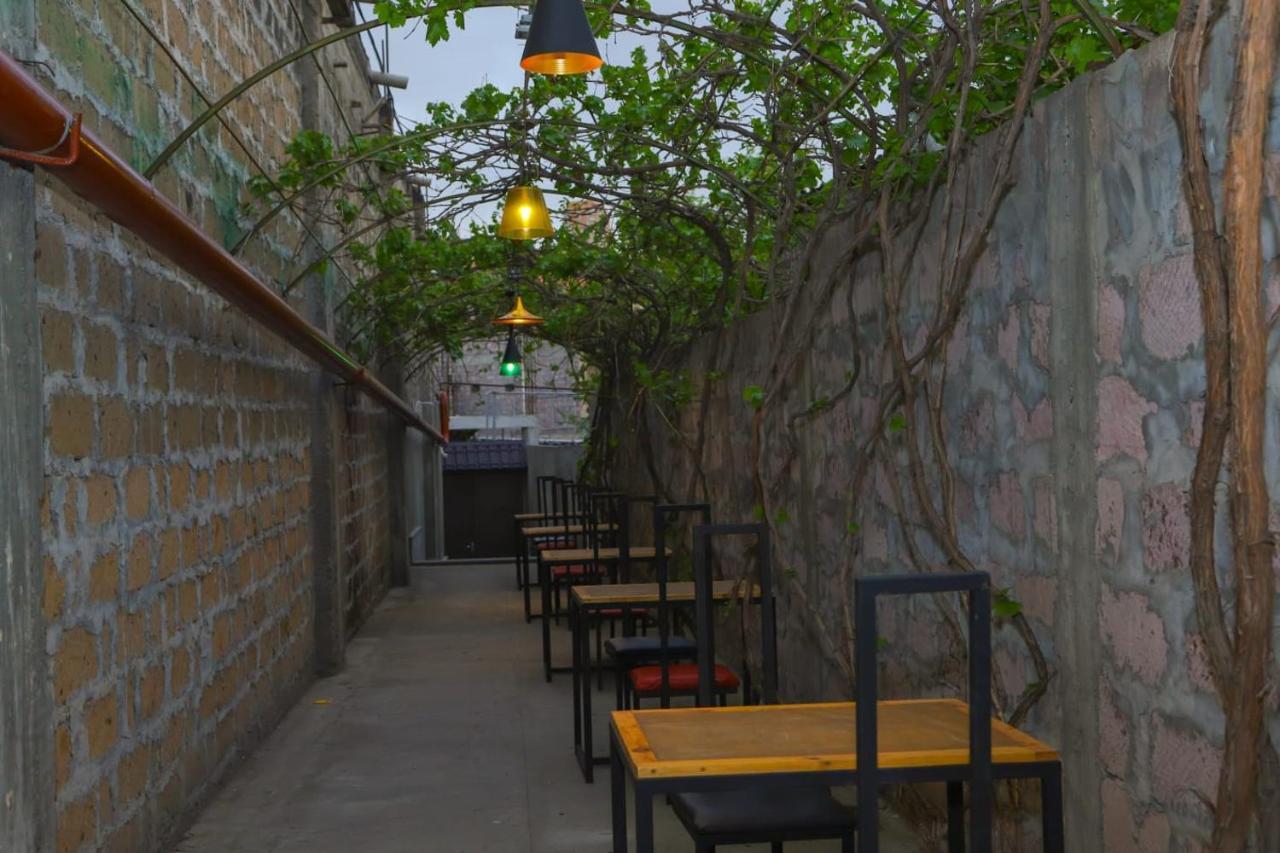 Puzzle Space Hostel Yerevan Exterior photo
