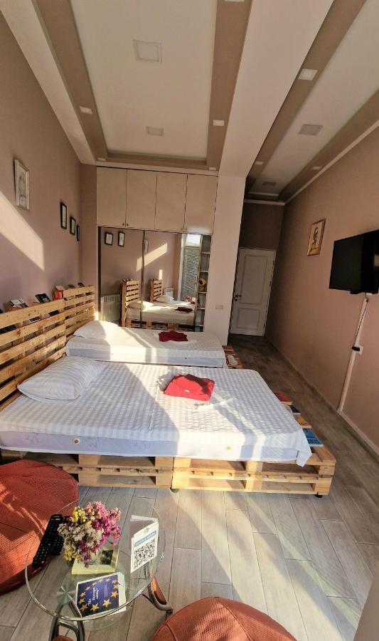Puzzle Space Hostel Yerevan Exterior photo
